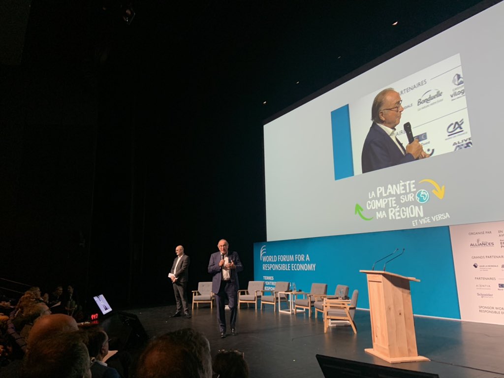 CgrandLille's tweet photo. Avec les collègues du #GroupeProjetClimat, ns participons aux travaux du #WFRE
"La planète compte sur nous" alors, allons-y groupés !
@JPLetartre @jm_lobry @olesovhcom @MathiasPovse https://t.co/IPHX3rlQM0
