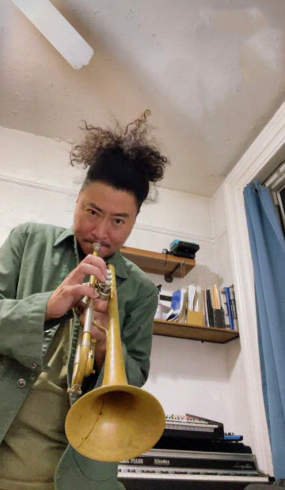 InterFM897's tweet image. 9pm, Tue 10/18 ▶ #黒田卓也 のムーンフライト @moon_flight_ifm 
DJ: @takutrumpet 🎺

今夜のテーマは、「サンキュー、ロイ！～2022～」

#RoyHargrove
#RHFactor
#Tribute
#ムンフラ
#interfm 
#JFN 
#radiko ▼
radiko.jp/share/?sid=INT…