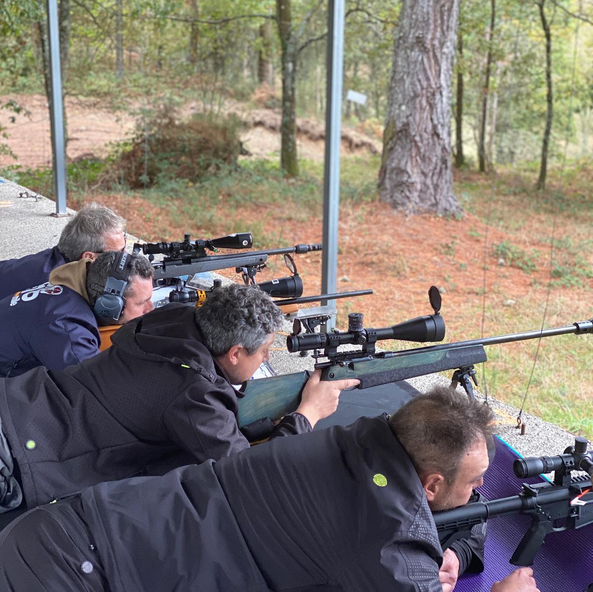 rfedeto's tweet image. 🔝🔝 Podio

📍 Campo tiro #Parga (Lugo)

🥇 Concepción Constanza GONZÁLEZ (SMA)
🥈 Ángel Antonio CORRAL (GAL)
🥉 Francisco Javier GORGÉ (ARA)
📃 Alberto Manuel DE CASTRO (ARA)
📃 Christian LÓPEZ (GAL)
📃 Rafael CARRILLO (NAV)

Resultados
tirolimpico.org/competiciones-…

#FClass #rimfire