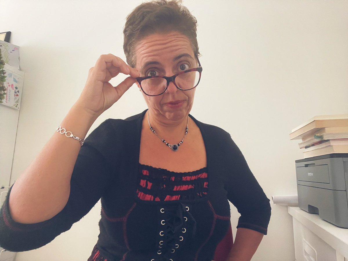 Azucena Santillán-García (@ebevidencia) on Twitter photo ¿A vosotros os parece normal que estando OBLIGADAS a estar colegiadas, nuestros colegios no nos digan a quien avalan o votan para presidir el <a href="/CGEnfermeria/">Consejo General de Enfermería</a>? Oigan, que nos afecta y mucho.
#transparencia ❓
#democracia ❓
#participación❓
#opacidad‼️
#mutismo ‼️ ¿A vosotros os parece normal que estando OBLIGADAS a estar colegiadas, nuestros colegios no nos digan a quien avalan o votan para presidir el <a href="/CGEnfermeria/">Consejo General de Enfermería</a>? Oigan, que nos afecta y mucho.
#transparencia ❓
#democracia ❓
#participación❓
#opacidad‼️
#mutismo ‼️