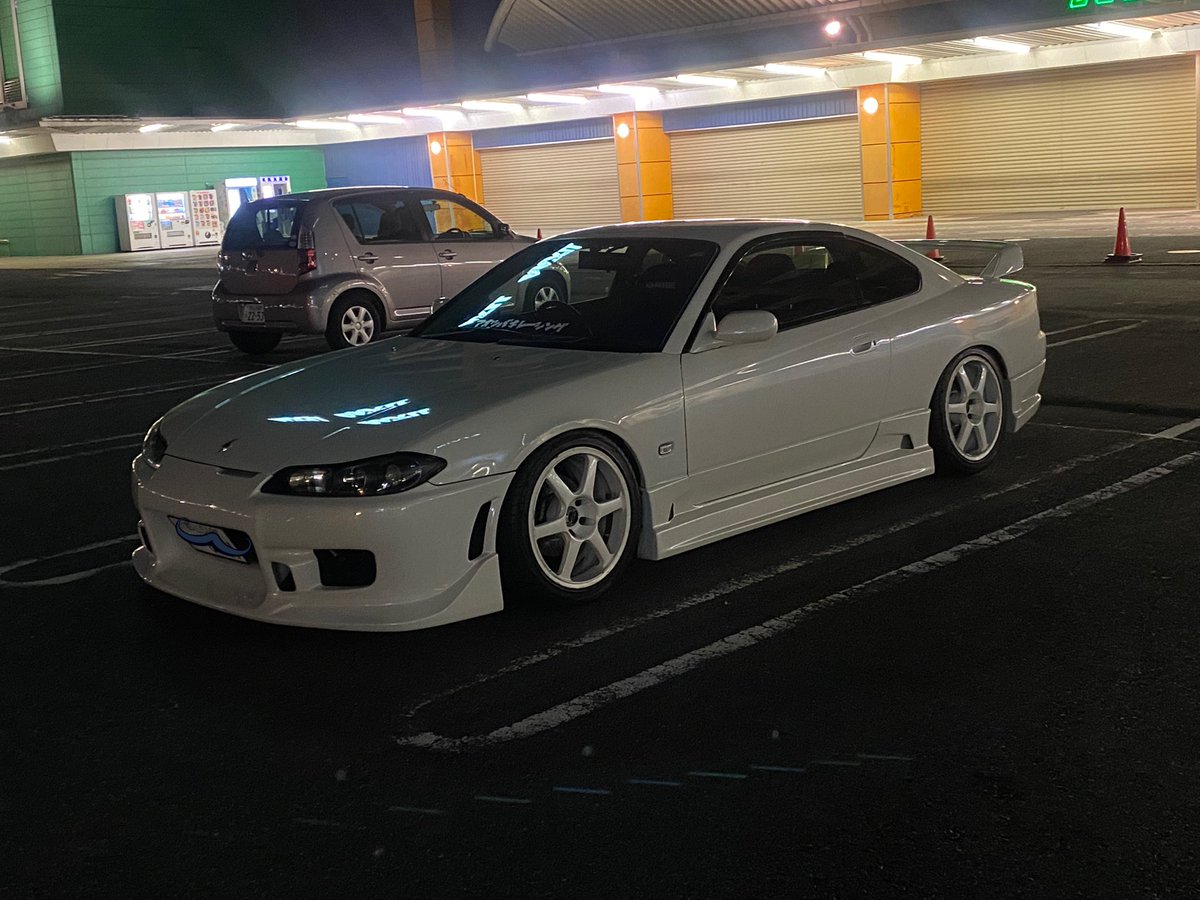 aoao_M_'s tweet photo. 遊び用のホイール買ってきた🥰
17インチちっせぇ！
#AVSはいいぞ
#モデル6 
#MODEL6 https://t.co/pyP9QBfzld