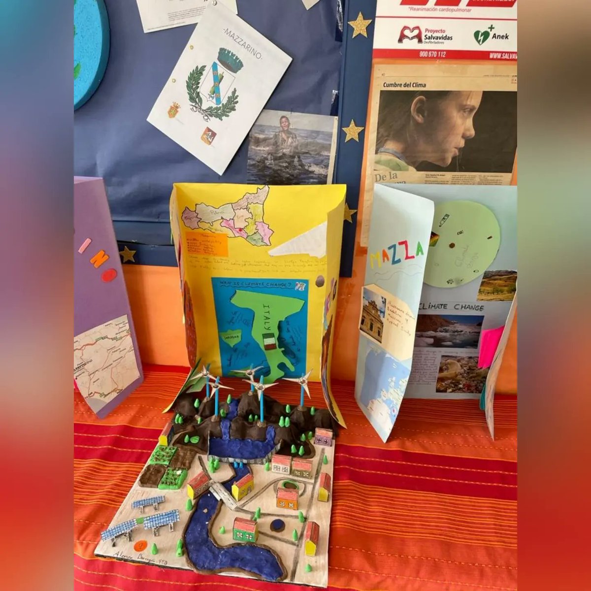 Hareketliliğimizin 1. gününde yerel proje ortağımız İspanya Ceip Pedro I okulunun proje çalışmaları tüm öğrencilerimizle birlikte yerinde
incelenerek gözlemlendi.
<a href="/tcmeb/">Millî Eğitim Bakanlığı</a>
<a href="/ABBaskanligi/">T.C. Dışişleri Bakanlığı Avrupa Birliği Başkanlığı</a> <a href="/ulusalajans/">Türkiye Ulusal Ajansı 🇹🇷 Turkish NA</a>
<a href="/1Havaikmal/">1. Hava İkmal Bakım Merkezi İlkokulu</a>
<a href="/EskisehirMem/">Eskişehir İl Milli Eğitim Müdürlüğü</a>
<a href="/odunpazarimem/">odunpazarımem</a>
<a href="/COLEGIOPEDROI/">CEIP PEDRO I</a>
<a href="/one_climate/">One heart for the climate for our future</a>
<a href="/ErasmusWater/">Turkey Erasmus Plus Water-Friendly Schools</a>