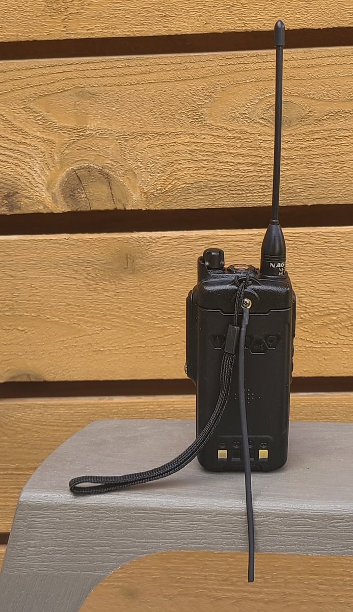 Do you have a GMRS or ham handheld two-way radio? You can easily boost the signal with this 25 cent hack. #hamradio #amateurradio #gmrs ........ woofthebeatenpath.com/boost-gmrs-han…