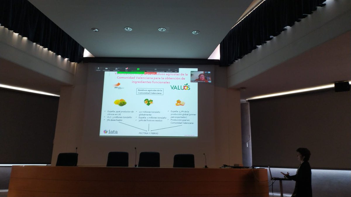 Amparo López-Rubio presenta los resultados más importantes del proyecto #Valuos de la <a href="/GVAavi/">IVACE+i Innovación</a> centrado en la #valorización de residuos #agroindustriales de la CV para la obtención de #ingredientes alimentarios. #redBIOLATES 
<a href="/iata_csic/">IATA CSIC</a>