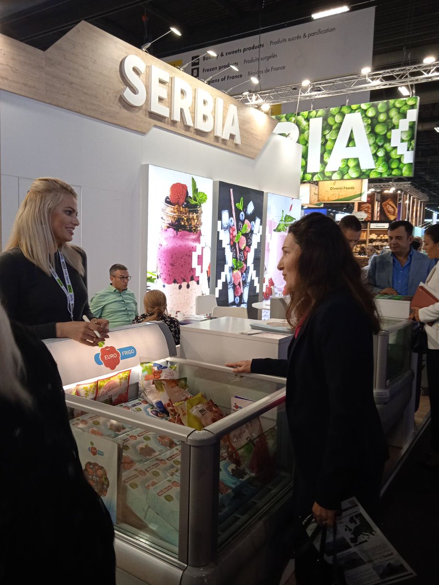 SE Nataša Marić🇷🇸en visite au @SIAL_Paris - Le Salon International de l'Alimentation où 29 producteurs de 🇷🇸présentaient leurs produits. Nous invitons tous les amateurs de gastronomie et partenaires potentiels à visiter les stands avec des produits🇷🇸dans le Hall 2 &amp; 6
#SIAL2022