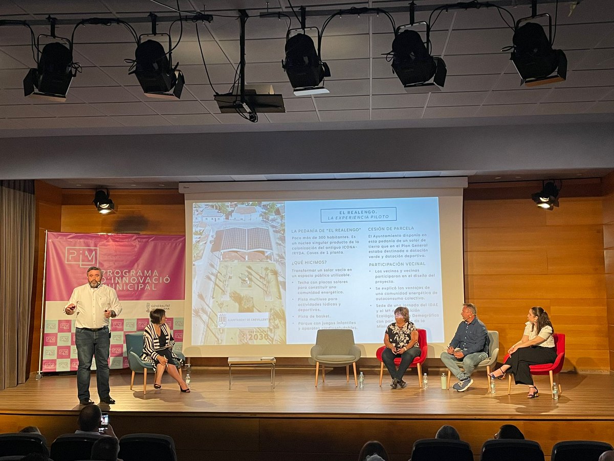Hui he participat en #TerraInnovadora a #Altea per a compartir la nostra experiència amb el projecte COMPTEM ♻️💡, un projecte pioner desenvolupat per <a href="/grupoenercoop/">Grupo Enercoop</a> i el nostre ajuntament. També aprenent d'altres companys. Gràcies per la invitació <a href="/fvmpendirecto/">FVMP</a> @GVAinnova