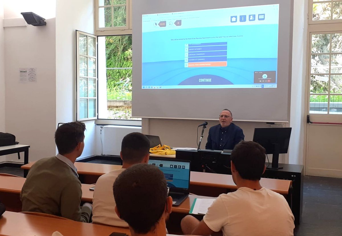 PCUBEProject's tweet photo. The P-CUBE educational #digital game is an innovative tool to learn more about public policy.
Last week, the prototype of the game was presented to the Political Science students of University of Genoa, who also played some missions on Urban Innovation.👇
#PCUBE #PCUBEU https://t.co/PecDfICH9i