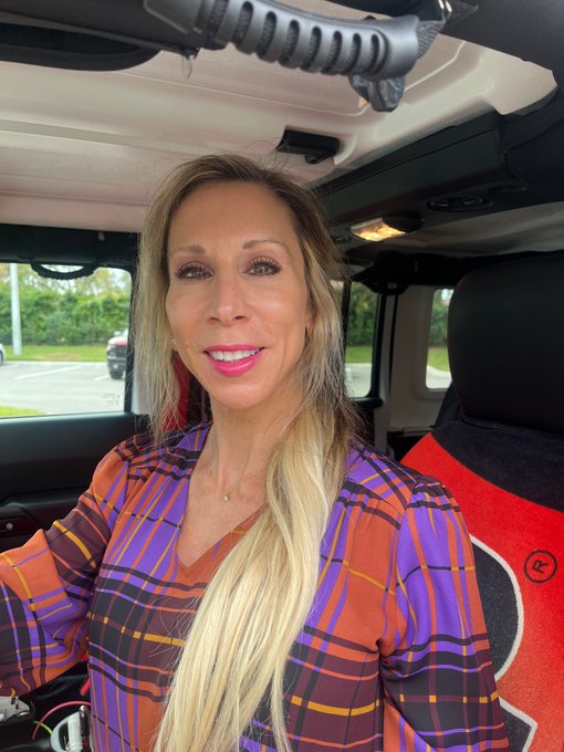 Headed back to the &ldquo;vanilla&rdquo; world of my life! #milf #blondes #jeep #rubicon https://t.co/kmBk2GWxNl<a href="/tag/blondes"class="tags"><span>#blondes</span></a><a href="/tag/milf"class="tags"><span>#milf</span></a><a href="/tag/jeep"class="tags"><span>#jeep</span></a><a href="/tag/rubicon"class="tags"><span>#rubicon</span></a>