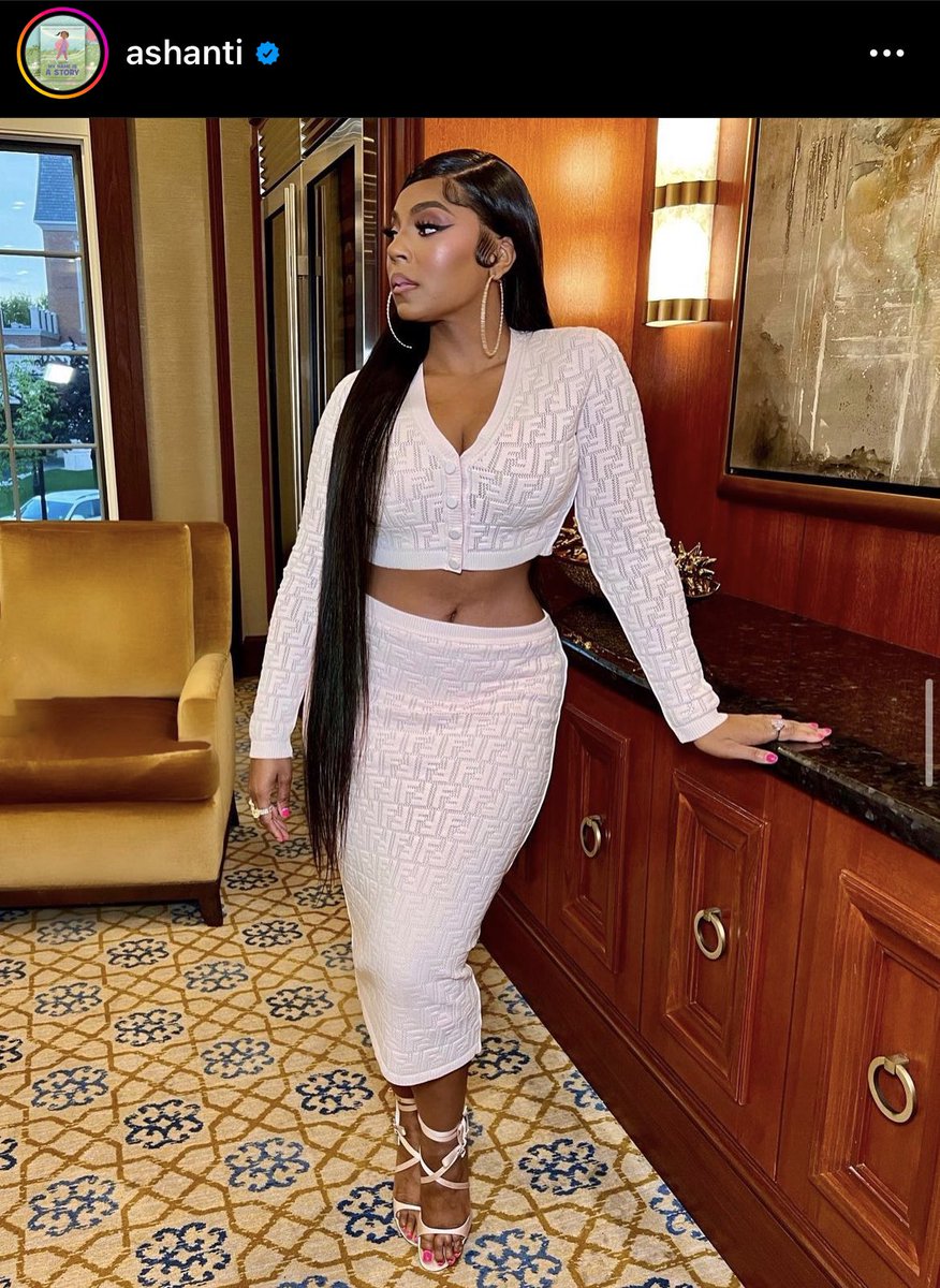 Can you people start listening when I say “pretty women are everywhere but pretty feet ain’t” 😭😭😭😭😭