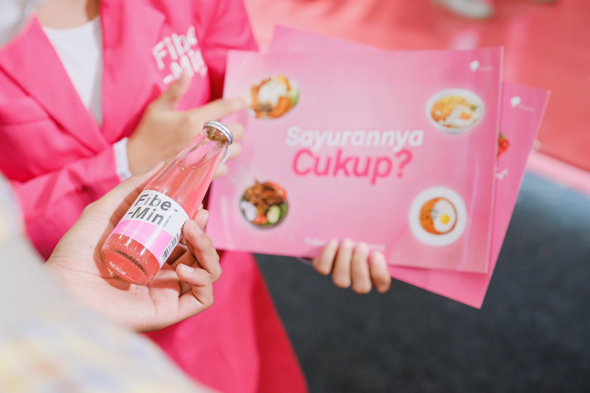 fibeminiID's tweet photo. Kita suka lupa, sayuran itu juga merupakan hal yang harus kita cukupi setiap harinya. Gimana kebiasaan makanan kamu, sayurannya cukup? https://t.co/XQNC39SiEg