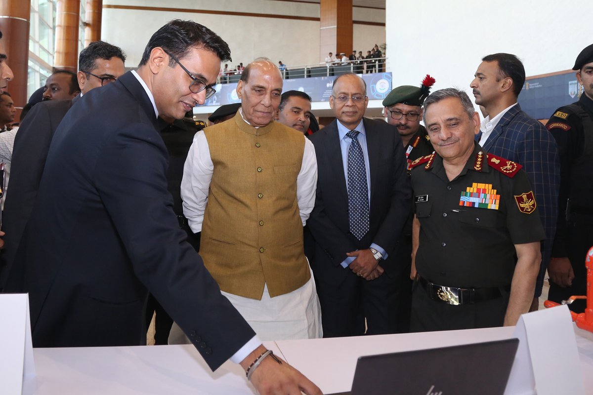 SpokespersonMoD's tweet photo. Calling @India_iDEX ‘innovation for innovation’, Raksha Mantri Shri @rajnathsingh emphasised that it has encouraged the entrepreneurial potential of the country, which was not able to emerge previously due to policy restrictions. (2/2) https://t.co/31MvCmeGdg