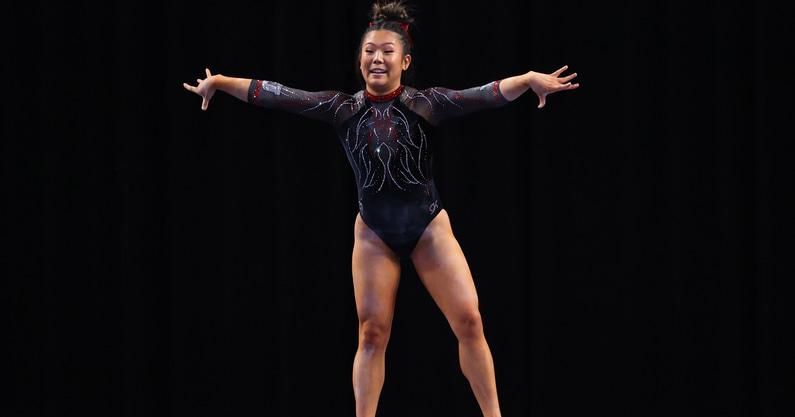 On3NIL's tweet photo. While the Utah football team has grabbed headlines, @UtahGymnastics, also known as the Red Rocks, is revered by fans. So, it's no surprise the national-championship caliber squad has landed a teamwide #NIL deal. #GoUtes

Story by @JeremyCrabtree: https://t.co/9VYb60RNKS https://t.co/kz0DWbWmRH