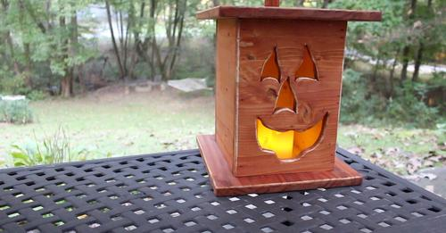 ThinkCedar's tweet image. DIY Wooden Jack-O-Lantern 
Check out this great Halloween woodworking project!
fouroakscrafts.com/wooden-jack-o-…
A huge thank you to Stephen Johnson for this great share and easy-to-follow directions.🎃
thinkcedar.com/pricelist/ #cedarlumber #cedarspecialtyshoppes #thinkcedar