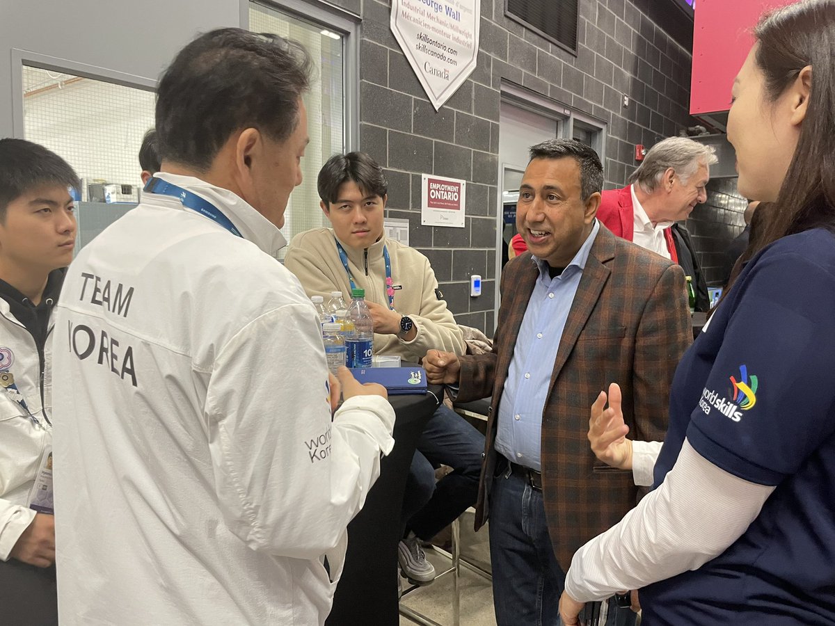 DeepakAnandMPP's tweet photo. Thrilled to visit @sheridancollege to welcome international competitors for #worldskillscompetition2022 special edition. Every 2 years, young people across globe compete to earn title of #worldchampion in their #SkillArea . Wishing all participants #BestOfSuccess and #WelcomeTo🇨🇦 https://t.co/paZjIWwZ63