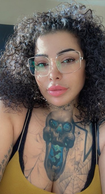 Watch Azita's leaked NSFW photo on TwXstars