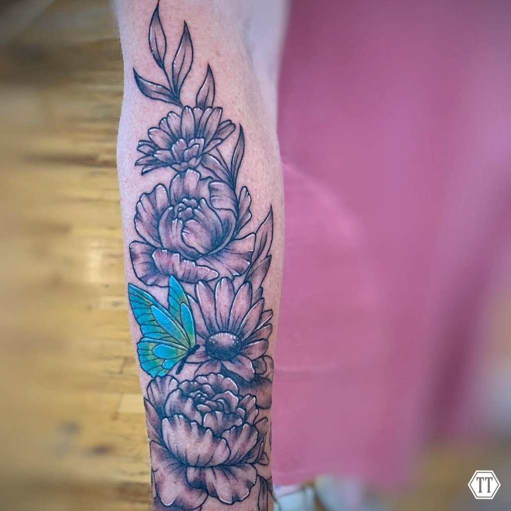 TymelessNY's tweet photo. Love the white highlights 🦋
Follow @saramonster315 📸
•
•
•
•
•
#tattoo #tattooers #womantattoo #flowertattoos #boldtattoo #flowertattoo #illustrativetattoo #floraltattoo #cutetattoos #besttattooartists #colorrealism #floraltattoos
#inked #tattoos #tattooed https://t.co/4iCxHN20aj