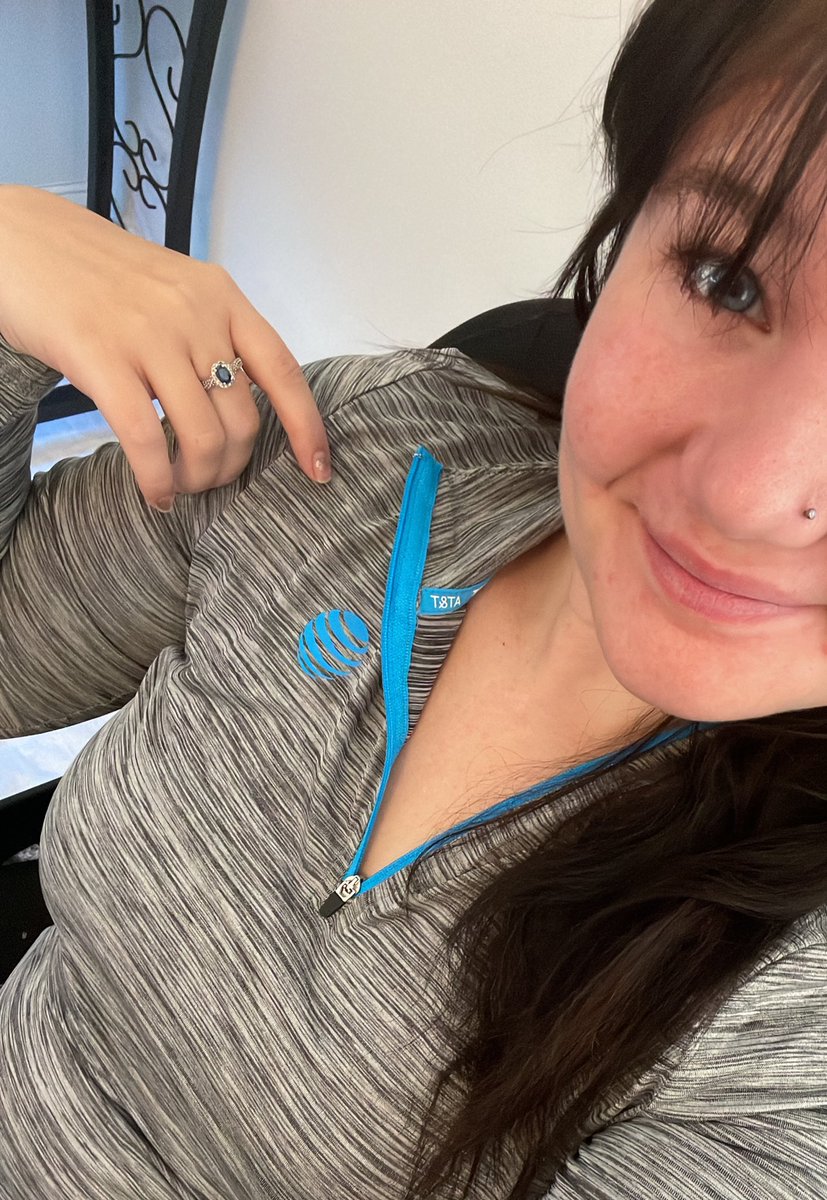 Got my #att swag on ready to start the Tuesday #lifeatatt this one was a gift from a great leader #eblock #cando <a href="/MTC_MSS/">MountainToCoast</a> <a href="/Valerie_m_cando/">Valerie M</a> <a href="/Eblockculture/">E-Block Culture Family</a> <a href="/LifeAtATT/">Life at AT&T</a>