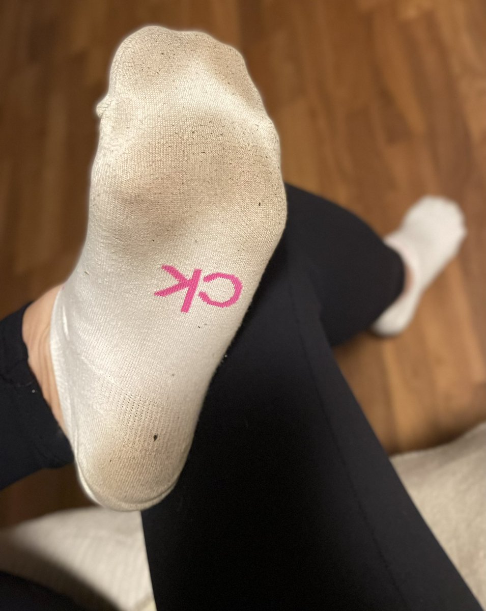 lovely__socks's tweet photo. Hmmmm… so yummy 🤤 

#socks #sockslover #stinkesocken #feetfethish #socksforsale #feetworship #rt_feet #feetforyou https://t.co/6lDCN0V0Hl