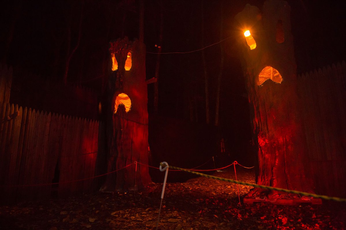 Woodloch's tweet photo. Things that go BUMP in the night... loving our #HauntedWalk this season! #poconomtns #hawleyPA #honesdalePA https://t.co/dyF7kXMKO9