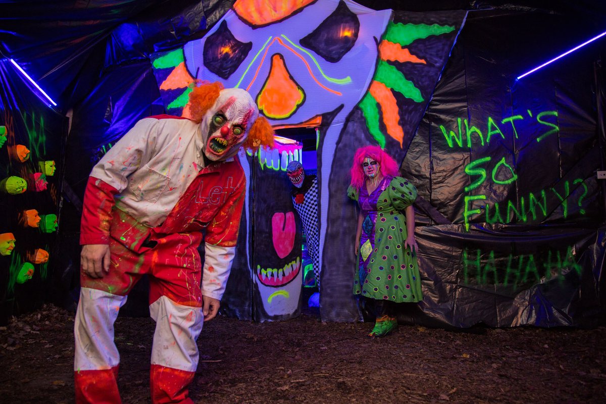 Woodloch's tweet photo. Things that go BUMP in the night... loving our #HauntedWalk this season! #poconomtns #hawleyPA #honesdalePA https://t.co/dyF7kXMKO9