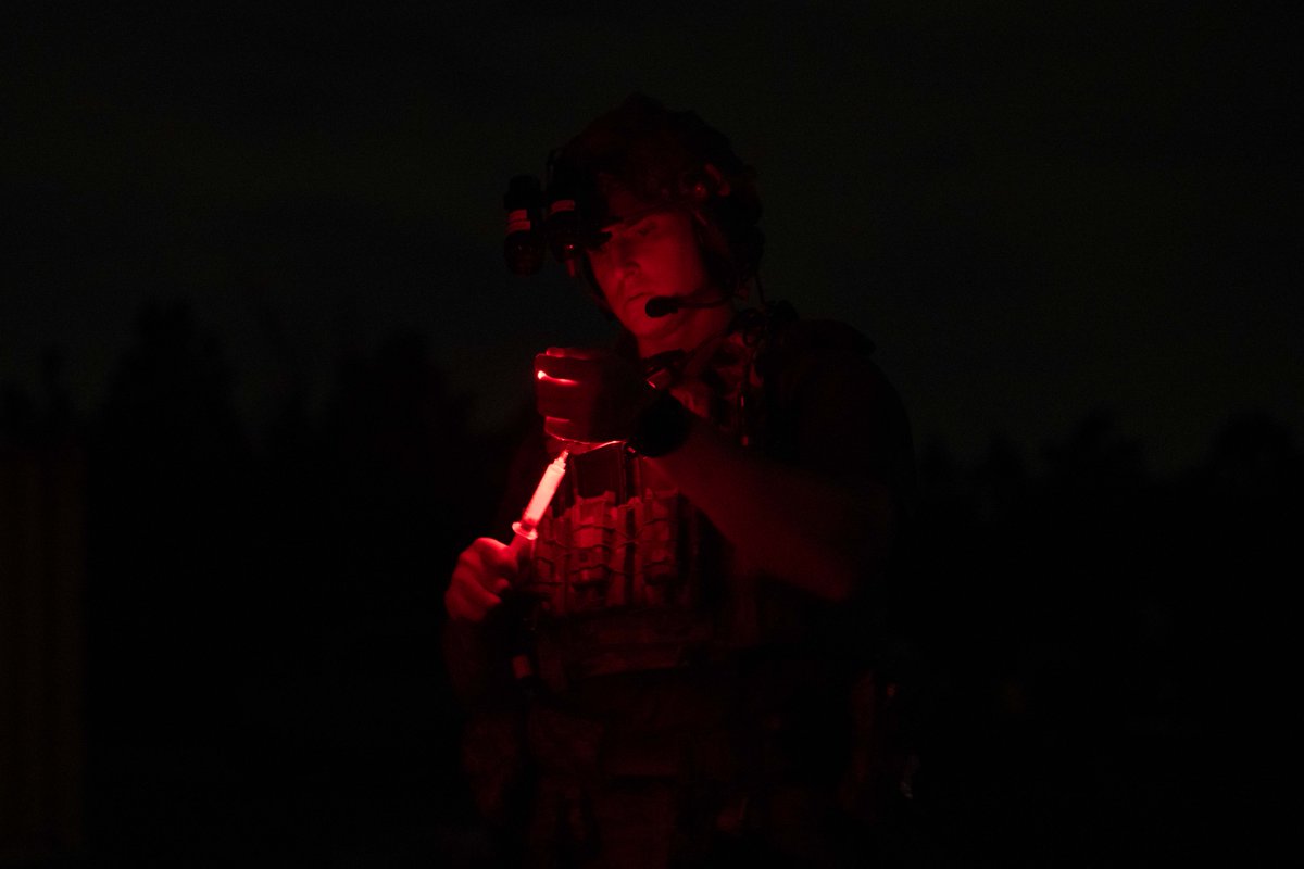 Air Force Special Operations Command (@afspecopscmd) on Twitter photo It's important to #StayReady for any scenario!
An independent duty medical technician fills a syringe at night during a training exercise.
📸: Senior Airman Amanda Flower-Raschella
<a href="/Hurlburt_Field/">Hurlburt Field</a> It's important to #StayReady for any scenario!
An independent duty medical technician fills a syringe at night during a training exercise.
📸: Senior Airman Amanda Flower-Raschella
<a href="/Hurlburt_Field/">Hurlburt Field</a>
