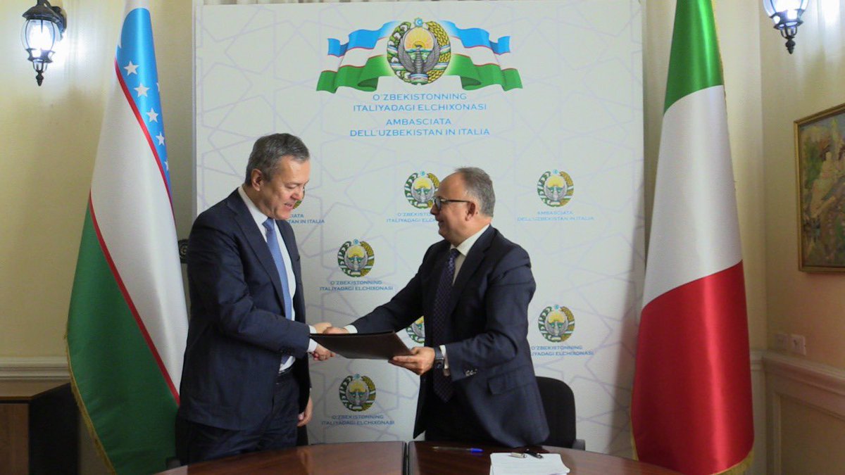 ITAAlmaty's tweet photo. ICE con @UCIMU, #ASSOMAC e #ACIMIT per supportare lo sviluppo manifatturiero in Uzbekistan.
Il Presidente Ferro ha firmato un Memorandum of Understanding per la creazione di un centro tecnologico 🇮🇹 per la meccanica in🇺🇿. https://t.co/J8EelEE2F2