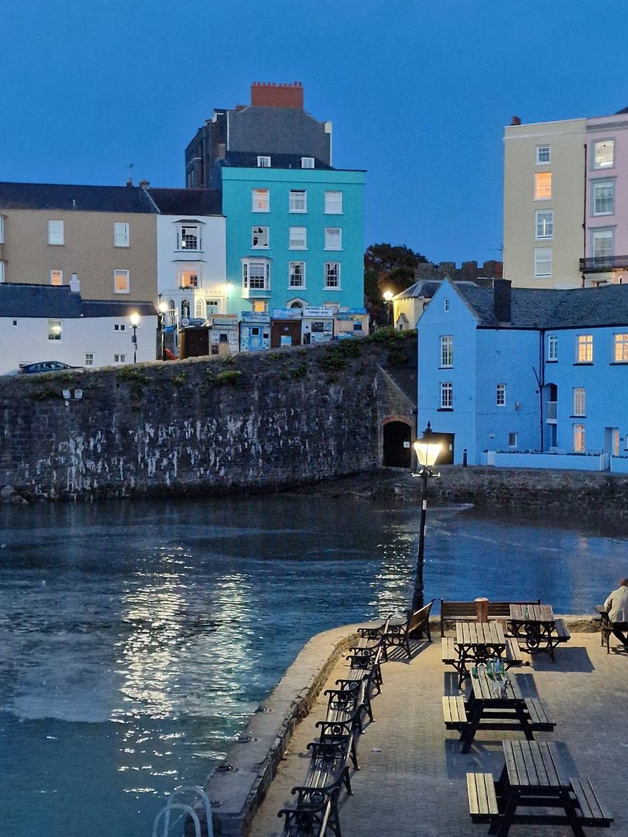 It's much nicer to visit Tenby this time of year. You can avoid the crowded Summer streets and really appreciate its beauty.

#tenby #wales #cymru #uk #visitwales #welsh #southwales  #discovercymru #travel #beach #adventure #discoverwales  #landscapephotography #sceniclocations