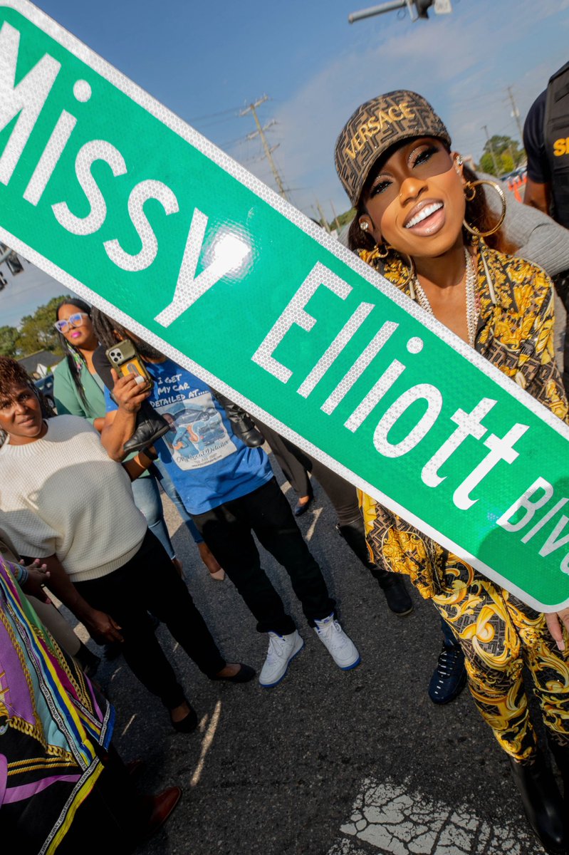 MissyElliott's tweet photo. 🚨#VA #757💜 WAIT🥹 a WHOLE BLVD!🙌🏾 God is good! I am not perfect &amp; I’ve had ups &amp; downs when some doubted me &amp; thought I would give up I PRAYED &amp; got back up everytime🙌🏾Hopefully this will INSPIRE some1 else to KEEP PUSHING! https://t.co/4GiJqskUOh