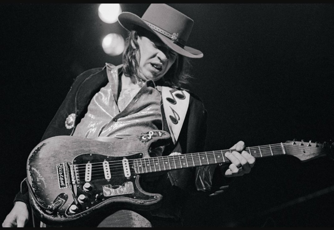 mpas7's tweet photo. @ThatEricAlper Stevie Ray Vaughan https://t.co/E52cyvOSrI