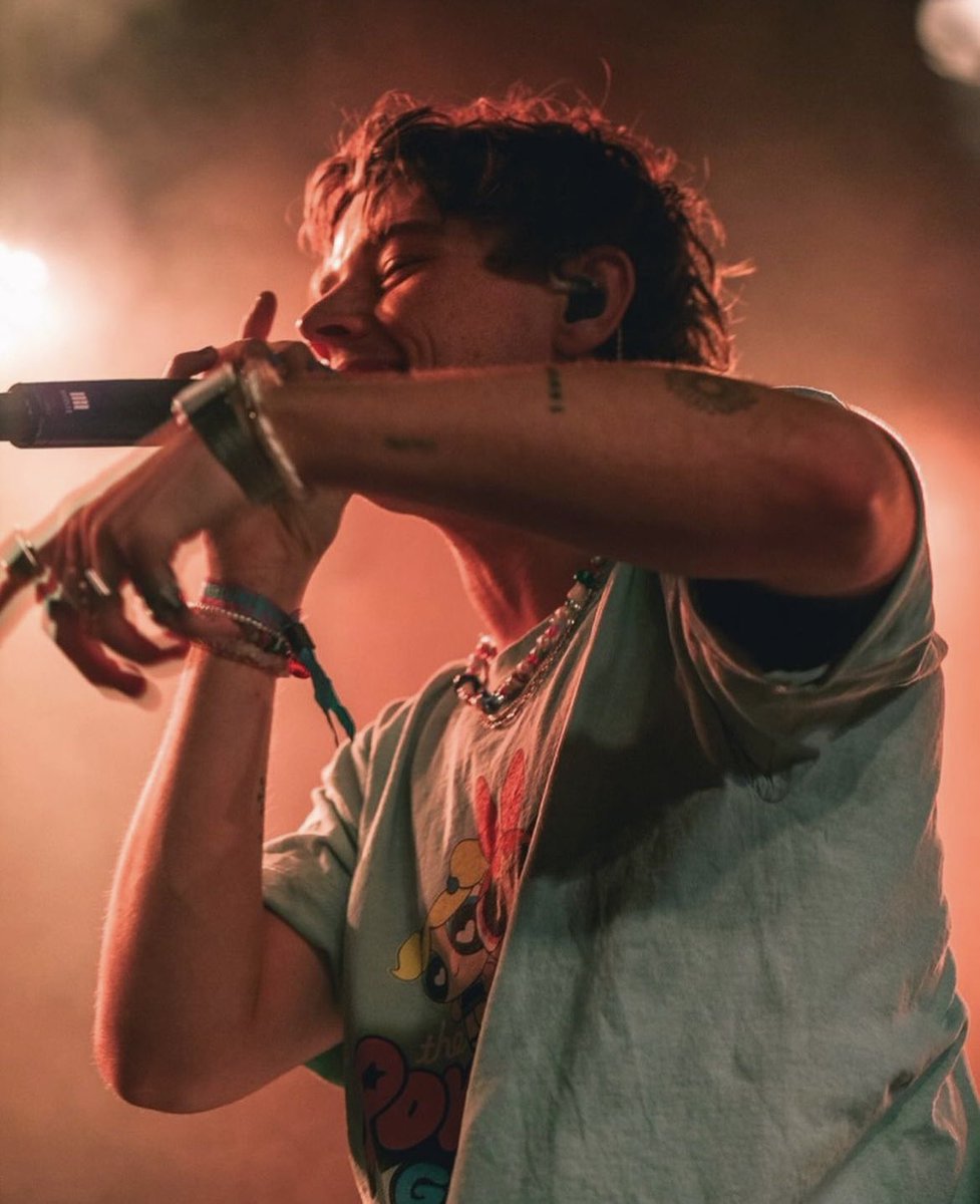 ThomasHeadonHQ's tweet photo. 📸 | Thomas photographed by Jessica Plunkett at Live At Leeds Festival in Leeds, UK - October 15 #2 https://t.co/Z0WejuiSGc
