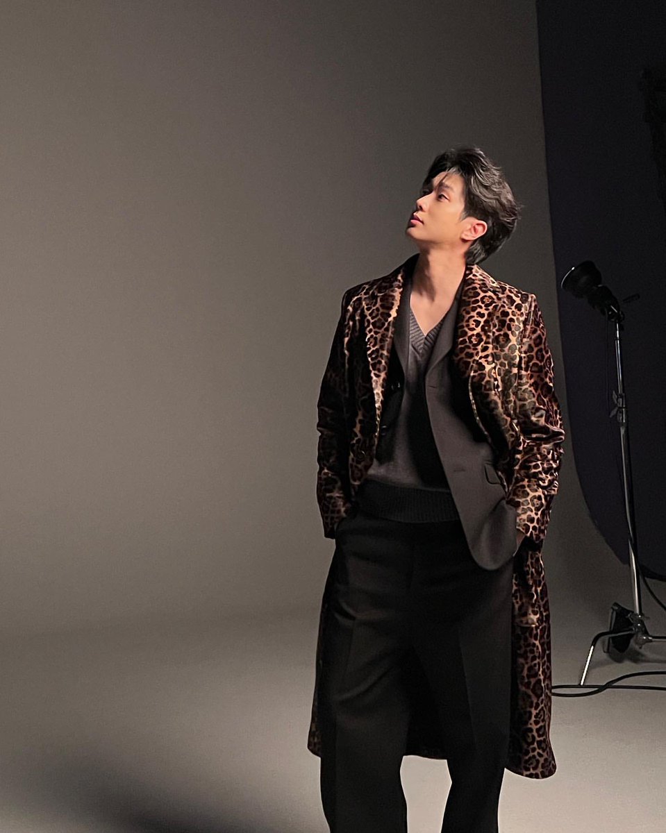 dntlrdI's tweet photo. At the Ami Photoshoot Site. https://t.co/srbr3ISSU1