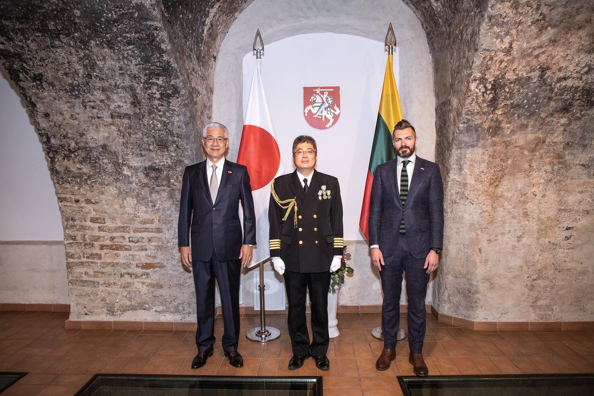 Historic day for 🇱🇹-🇯🇵 relations: today we welcomed Captain Eitaro Nakaoka, who is the first 🇯🇵 Defence Attaché to 🇱🇹. Defence cooperation of our countries is increasing. Despite the distance, we have similarities in our security environment that draws us closer to each other.