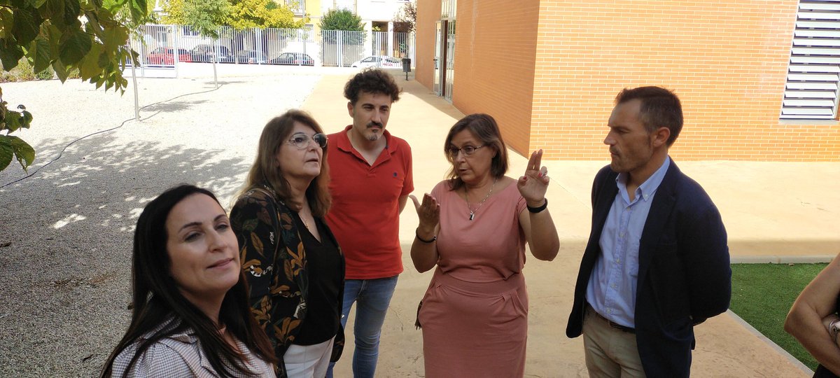 ceadeyecla's tweet photo. Hoy ha tocado visita institucional a las obras de ampliación realizadas en el edificio 
Hemos aprovechado la ocasión para plantearles las necesidades que tenemos y obtener su compromiso para con ellas.
@EduPermanenteRM @Educarm @AytoYecla https://t.co/8hUypblZ3v