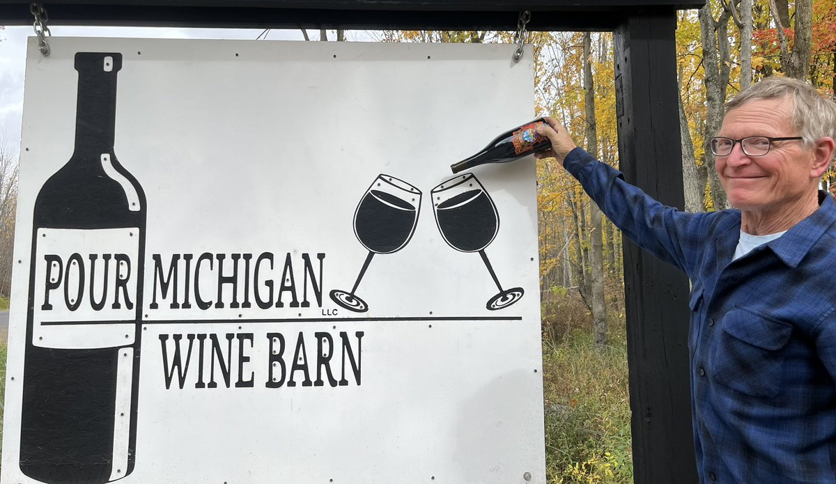 bunterspring's tweet photo. Halloween 🎃👻 🕷comes to Michigan wine country.. along with @bunterspring winery and our #Hippie Syrah! 🍷 https://t.co/ge7m1H8Lai