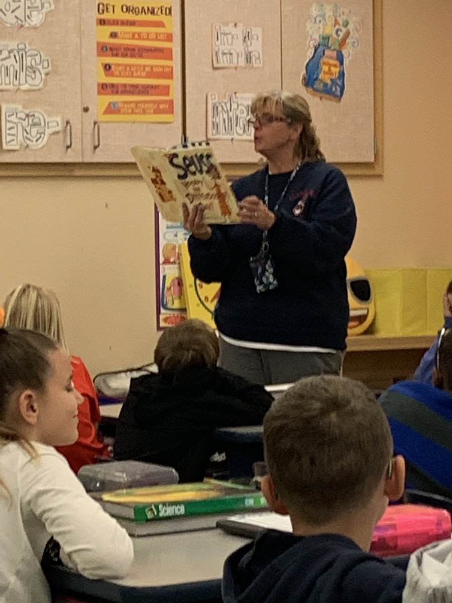 TeamThomLong's tweet photo. Thank you to our Principal @terigrimm for reading Hooray for Differndoofer Day by Dr. Suess to us! We learned to think in unique &amp; creative ways🎯🥰#BeATitan #AlwaysBest @BereaCSD @GrindstoneBCSD @LazarusBCSD https://t.co/LlDlBFwtkK