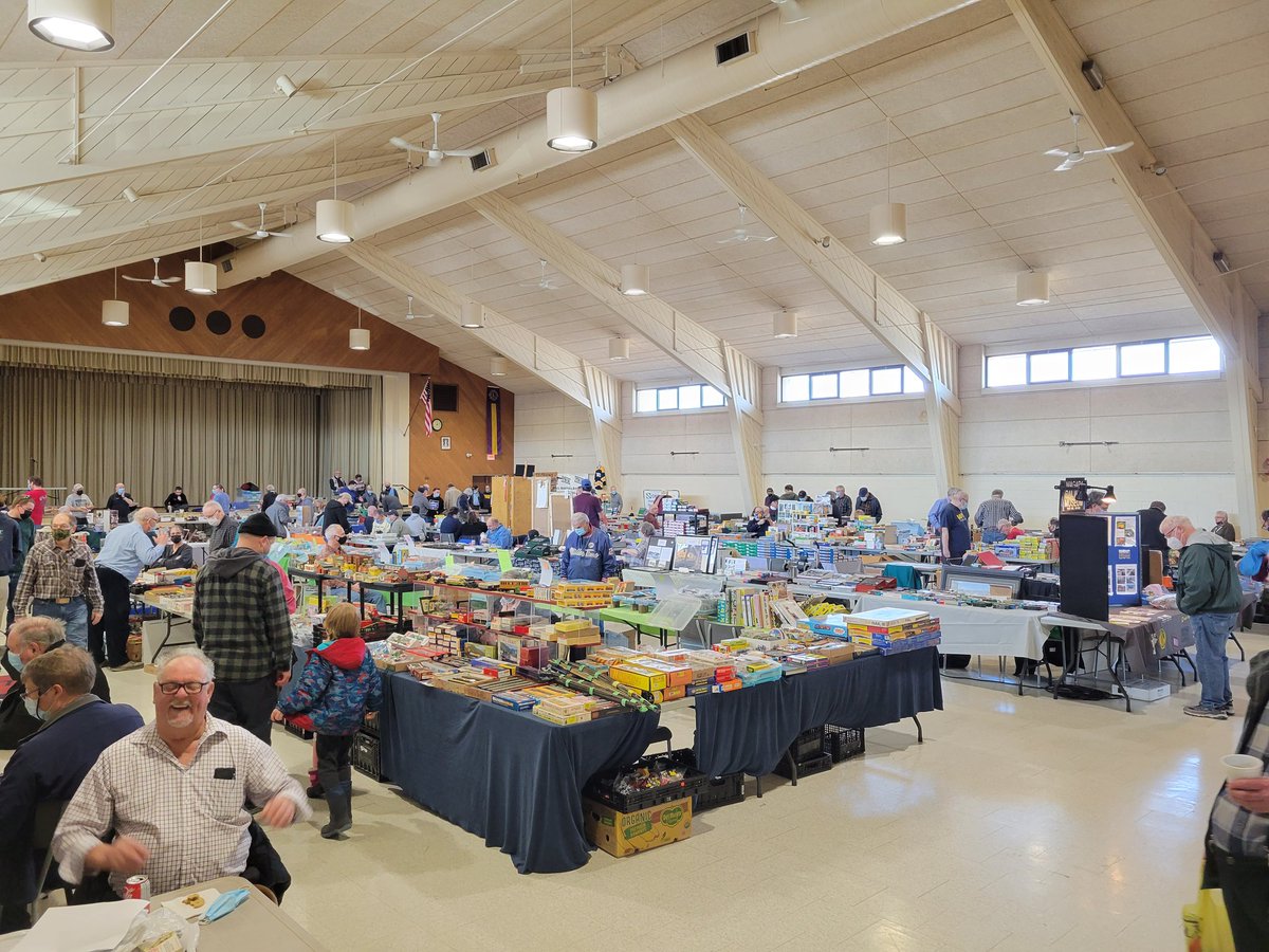 NiagaraRailway's tweet photo. Niagara Model Railway Show at the Merritton Community Centre, 7 Park Ave, St. Catharines. October 30th, 10am-3pm. Vendors from across Ontario selling Model trains, memorabilia, railway history displays, HO, N and Lego train layouts. Something for everyone. https://t.co/FVi3WTtIc3