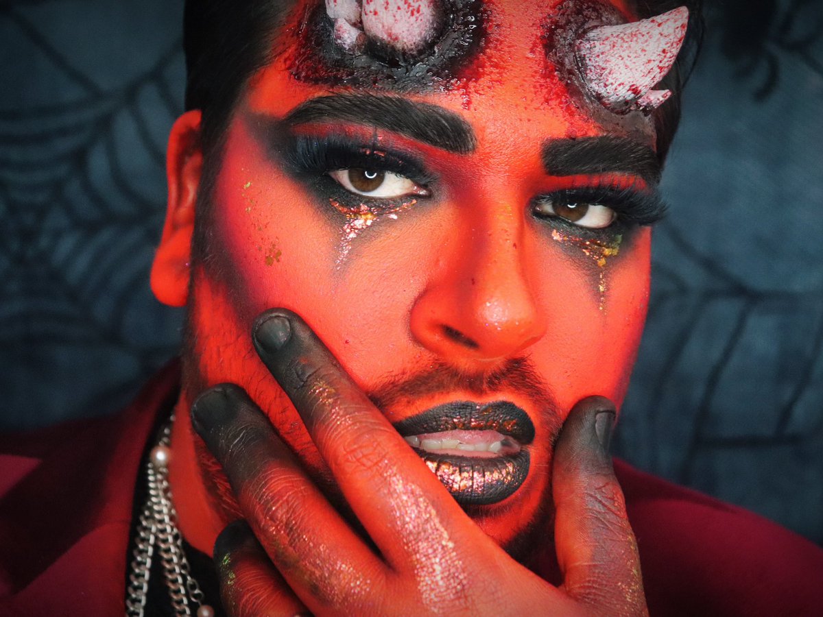 The Devil Wears… well, it’s not Prada 😈 
-
It’s been a very long time since I did makeup. This is only the 2nd time in the last 4 months… and it’s been a year since I did any SFX stuff so kinda rusty… but if did feel good to doing it again. 
-
Just not sure if it’s IG-worthy?