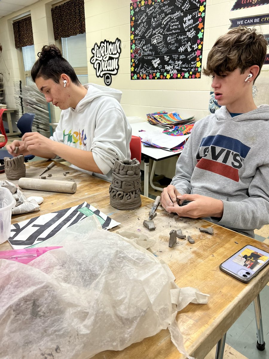 WBHSART2's tweet image. 1st period Ceramics Working hard to finish their Coil Vases before the end of the 8 weeks