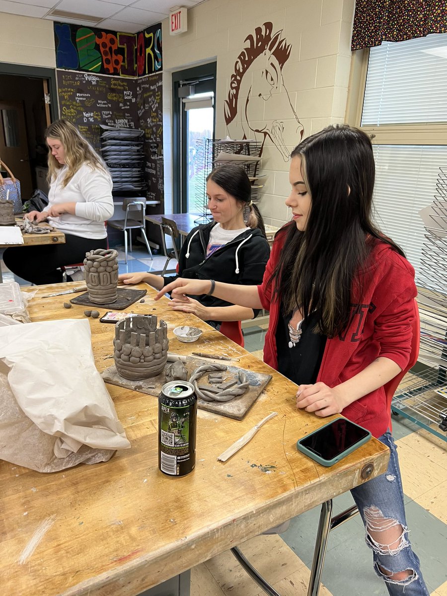 WBHSART2's tweet image. 1st period Ceramics Working hard to finish their Coil Vases before the end of the 8 weeks