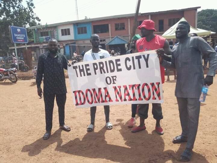 adokwuandy's tweet photo. Peaceful demonstrations today in My hometown OTUKPO BENUE STATE..

The northern Elites are evill and they are the problem of the North, We had Senate president David mark representing us for decades..
But look at the State of our federal Road,
Enough is enough.🇳🇬🇳🇬✊✊ https://t.co/8lXFYispi8