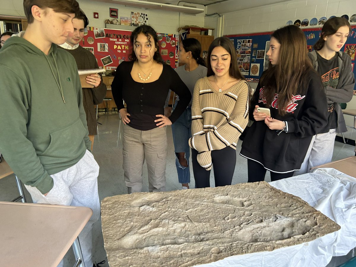 That time when you’re discussing the Laetoli Footprints so one of your students brings in an original mold of it given to their family by Dr. Leakey…🤯<a href="/RIH__Super/">Dr. Rui Dionisio</a> <a href="/RHSPrincipalNJ/">Travis Smith</a>