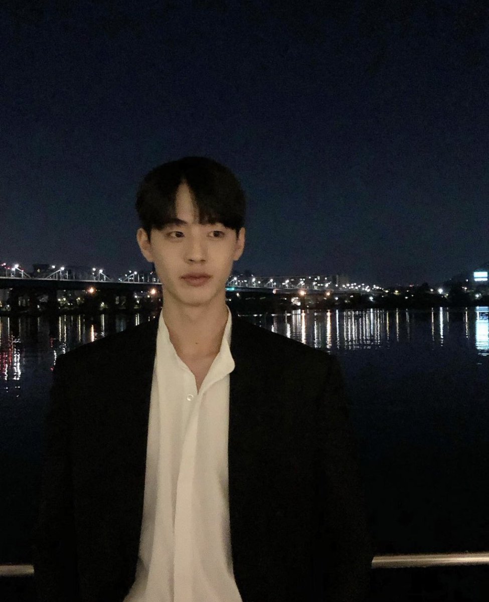 데이 tweet media