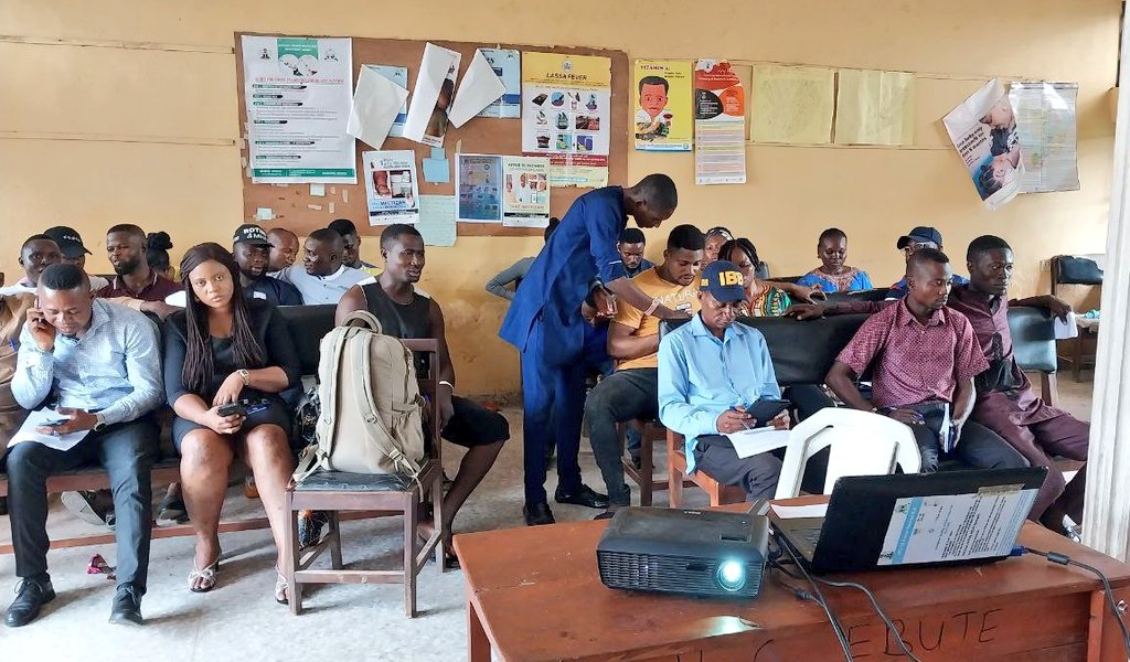 ondo_team's tweet photo. Training of independent monitors for the forthcoming IMC took place today across the Northern, Central, and Southern zones of the State concurrently.
@WHONigeria @WMulombo @khedra1122 @CWarigon @proactiveswz @abidoyed @dupsydaisy @saweee131 @adewaleadejug1 https://t.co/NhTRrM9vvT