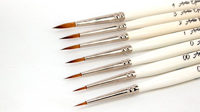 JhMiniatures's tweet image. So with the latest Artis Opus Kickstarter the subject of their brushes re-surfaced and I think a new PSA is in order

They are ALL made by @rosemaryandco for MUCH cheaper

S are Series 33
D are Model Dry Brush
M are Series 323

Affiliate link if you want:
bit.ly/JHRosemaryBrus…