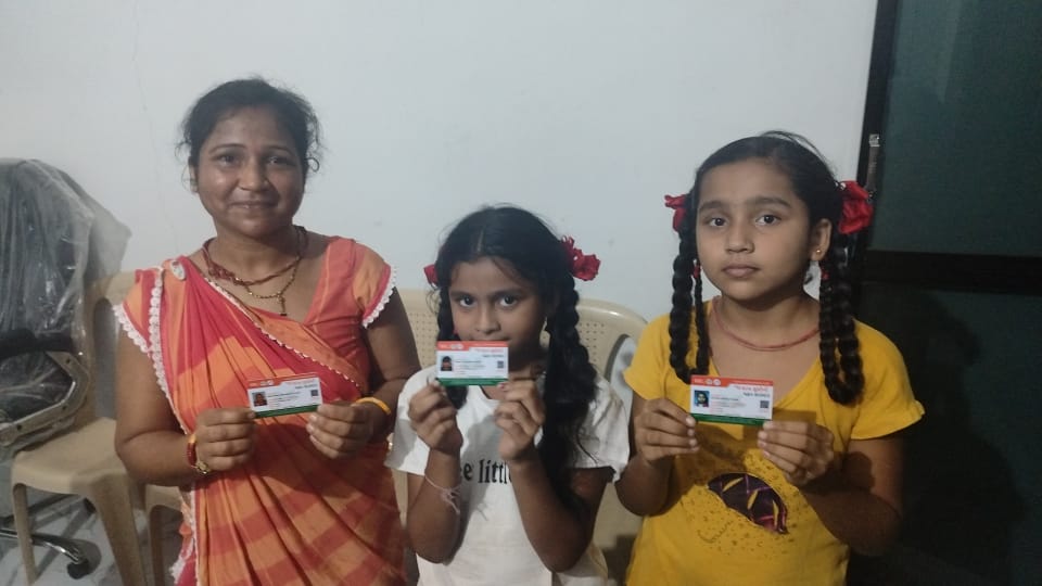 DmValsad's tweet photo. આજ રોજ વલસાડ જિલ્લામાં  પી.એમ.જે. એ.વાય ના પી.વી.સી કાર્ડ નું વિતરણ  અલગ અલગ સી.એસ.સી સેન્ટર દ્વારા  ચાલુ કરવામાં આવેલ છે.
@CSCGujarat @CSCegov_
@CMOGuj 
@AyushmanNHA @ceo_csc @jazan_sengupta
@CollectorVad 
@DDO_VALSAD
@vslsad 
@InfoValsadGoG 
@CscValsad https://t.co/CwNHcgPeAP