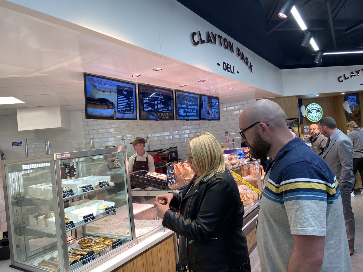 SPARNorthEng's tweet photo. Our @ForecourtTrader Awards finalist store in Bacup is the second stop on the tour, with an opportunity for retailers to sample food from our @ClaytonParkBkry deli and chat energy efficiency with our Facilities team.
@SPARintheUK #SPAR #JamesHall #ThereForYou #SPARDSAP https://t.co/ryciBv2eZU