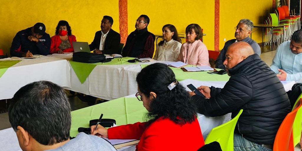 BasicaSEPH's tweet photo. Se llevó a cabo reunión regional con personal de la Dirección de Formación Continua y Centros de Maestros, para la implementación de mecanismos de evaluación de la oferta formativa del #PRODEP 2022. 
#PrimeroLaEducación

@natycastrejonv https://t.co/6FlwrQK6Am