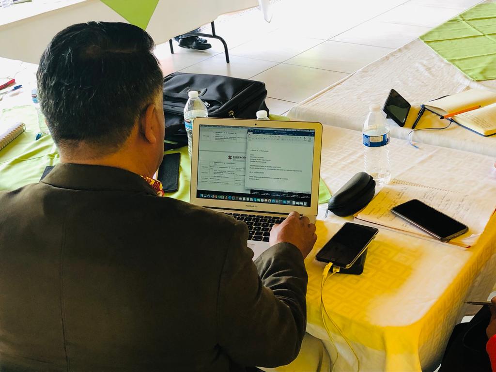 BasicaSEPH's tweet photo. Se llevó a cabo reunión regional con personal de la Dirección de Formación Continua y Centros de Maestros, para la implementación de mecanismos de evaluación de la oferta formativa del #PRODEP 2022. 
#PrimeroLaEducación

@natycastrejonv https://t.co/6FlwrQK6Am