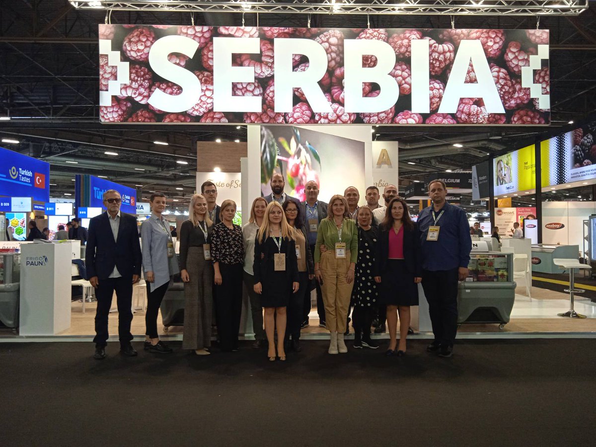 SRBinFrance's tweet photo. SE Nataša Marić🇷🇸en visite au @SIAL_Paris - Le Salon International de l'Alimentation où 29 producteurs de 🇷🇸présentaient leurs produits. Nous invitons tous les amateurs de gastronomie et partenaires potentiels à visiter les stands avec des produits🇷🇸dans le Hall 2 &amp; 6
#SIAL2022 https://t.co/bhQJeTnFrS