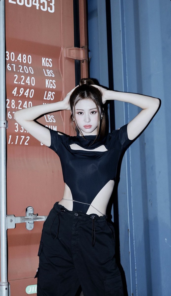 ルセラフィム 新曲パフォーマンスビデオ公開 LE SSERAFIM (르세라핌